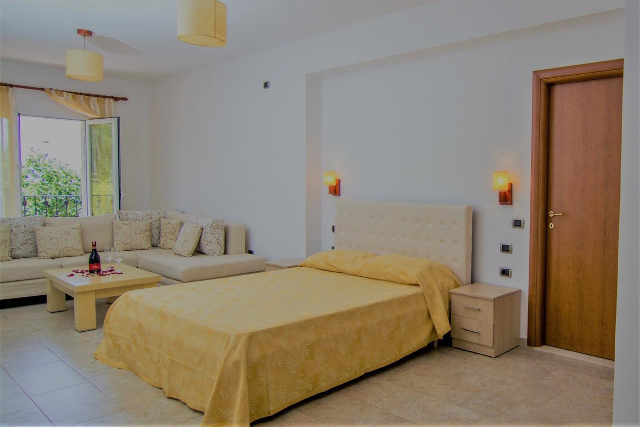 Exclusive Greccia Inn Dhërmi Exteriör bild